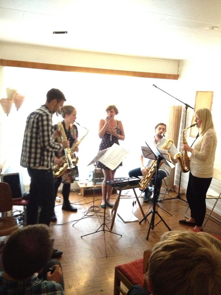 971791_10151814354810339_1219573126_n