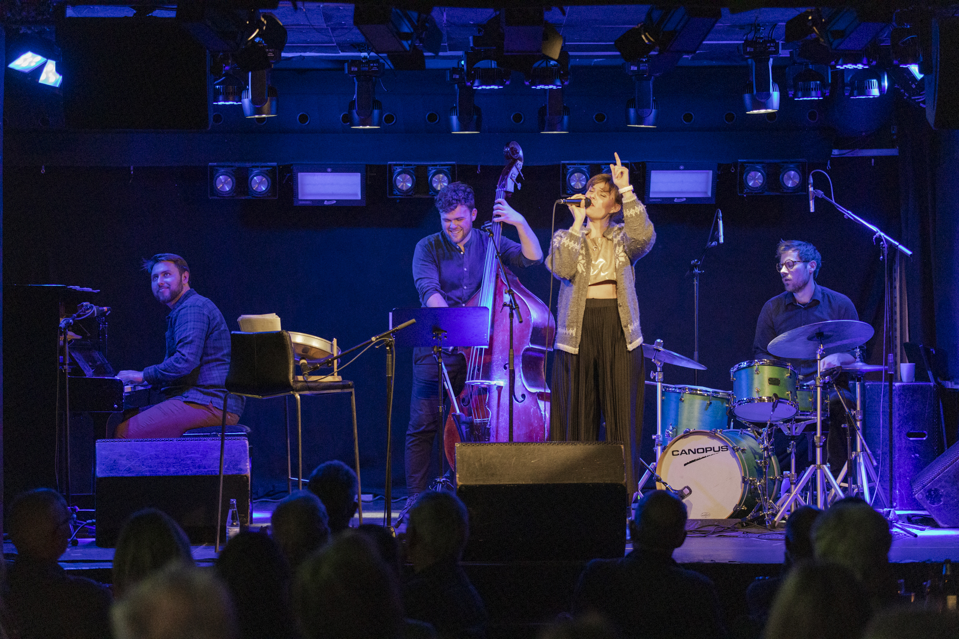 2019-11-13 Live Foyn Friis 058a